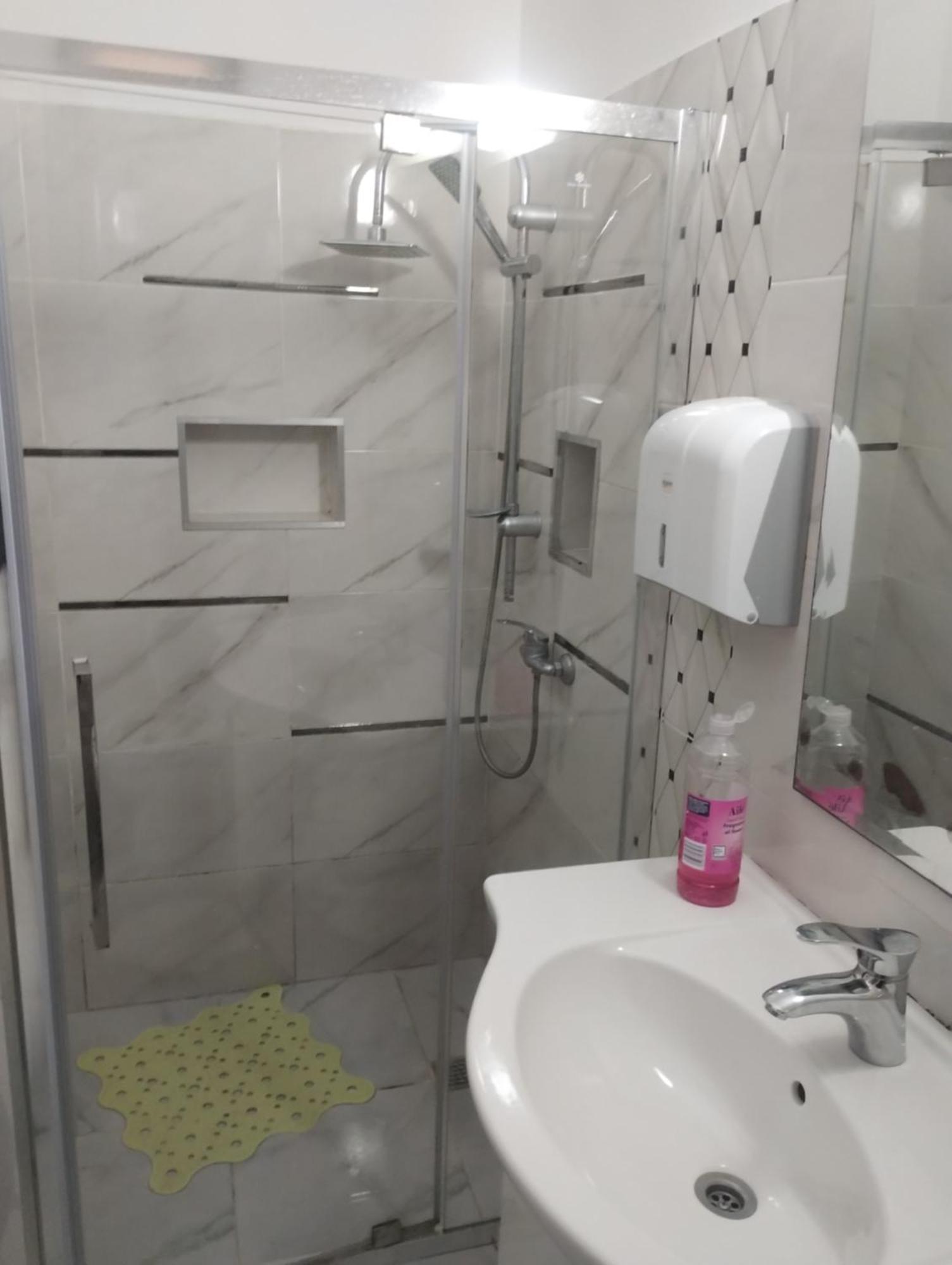 Hostel Antonia Timişoara Exteriör bild